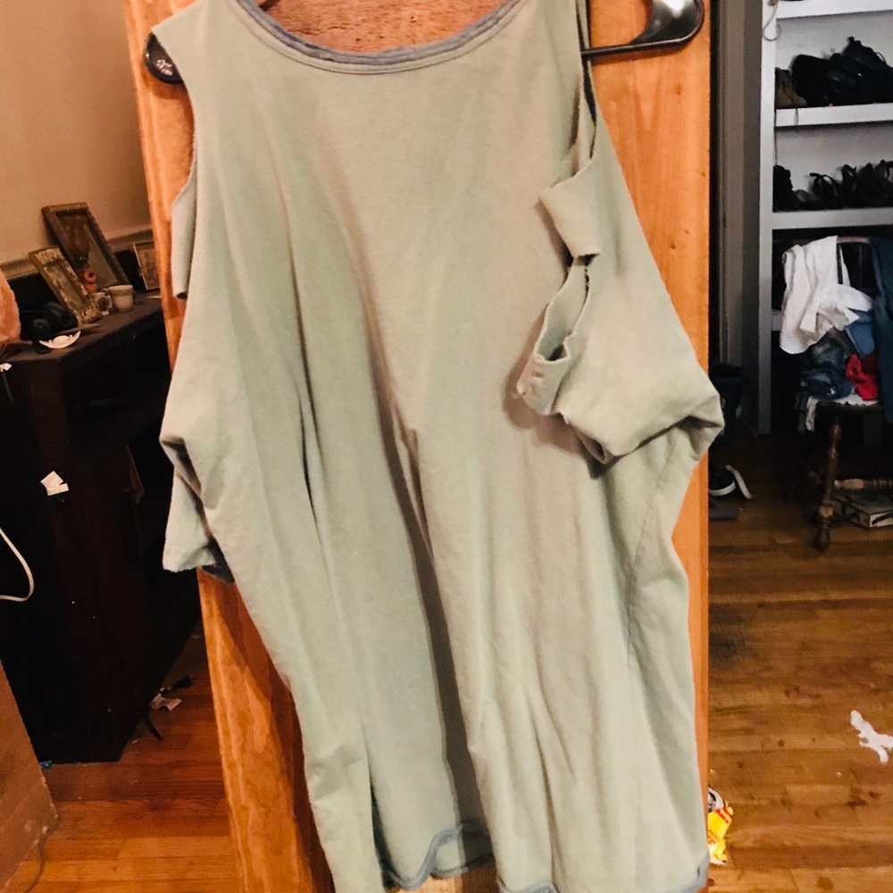 Indigo thread company cut out sleeves sz xs